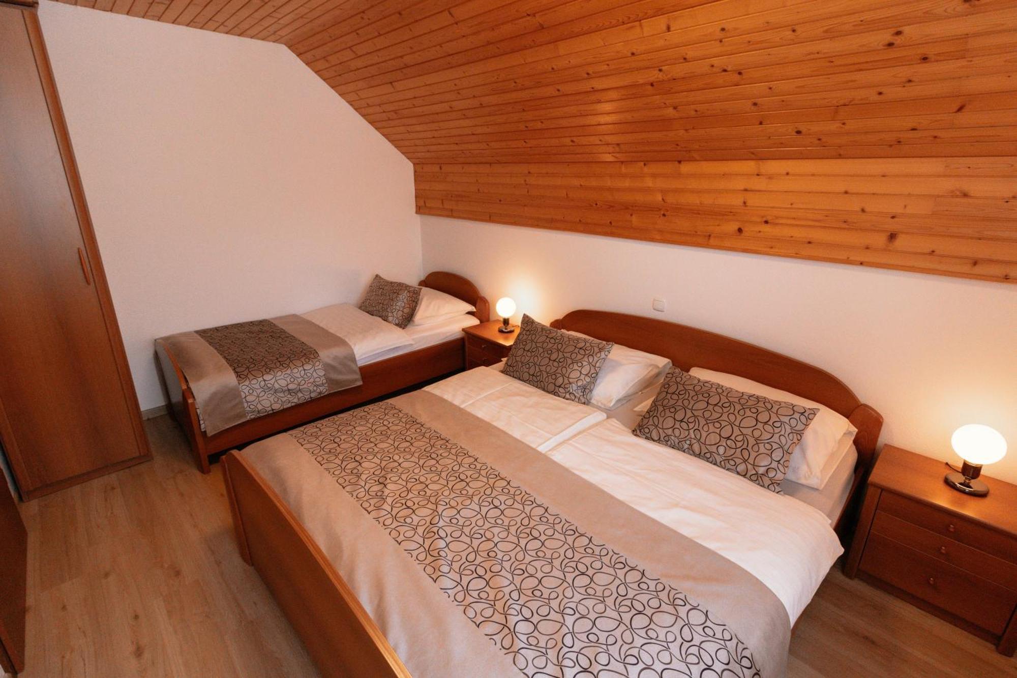 Apartments & Rooms Malej Bohinj Oda fotoğraf